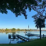 Casa Linda A Orillas Del Lago Rapel