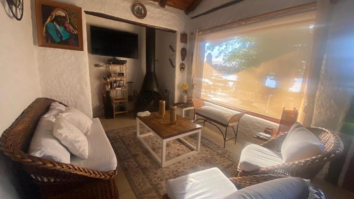 Casa Linda A Orillas Del Rapel